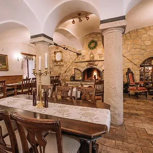 https://hotel-svatojansky-dvur-prague.praguehotelsweb.com